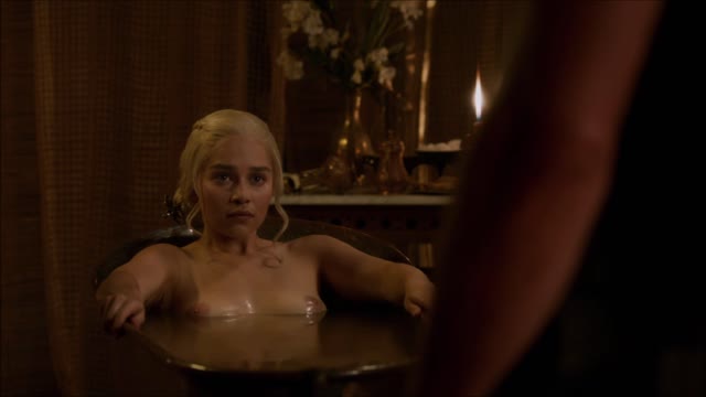 ฉากเด็ดxxxจากหนังดัง Game of Thrones โดนแม่ทัพเย็ดหีจนครางลั่น Emilia Clarke ซอยหีโหดในท่าหมา ต้องเย็ดทั้งน้ำตาจนจบเรื่อง