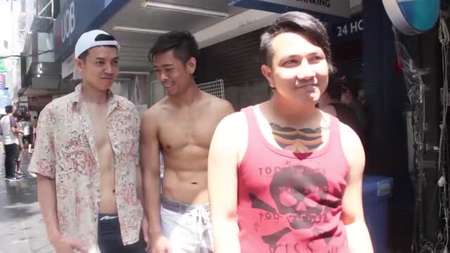 หนังเกย์ล่าสุด Bangkok G Story ล่าควยมาเย็ดหลังเล่นสงกรานต์ เกย์หล่อหุ่น xxx เย็ดขย่มรูตูดแทบแหก หล่อแล้วยังเย็ดมันส์อีก